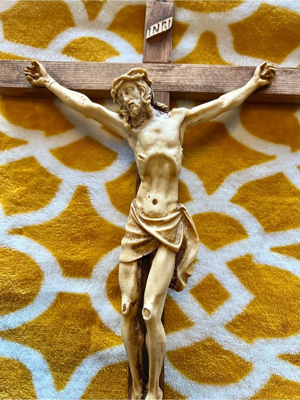 Wood Christian Crucifix Wall Cross with Jesus Corpus and INRI Plaque